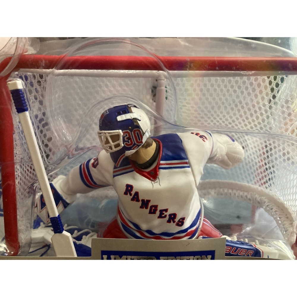 NHL Limited Edition Henrik Lundqvist 30 New York Rangers NIP 2017 Hockey Figure - Picture 4 of 12